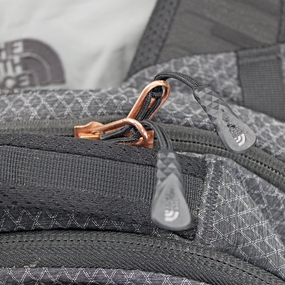 North Face Hyvent Men's Jacket/North Face Borealis Backpack/North Face Gloves - Picture 6 of 14